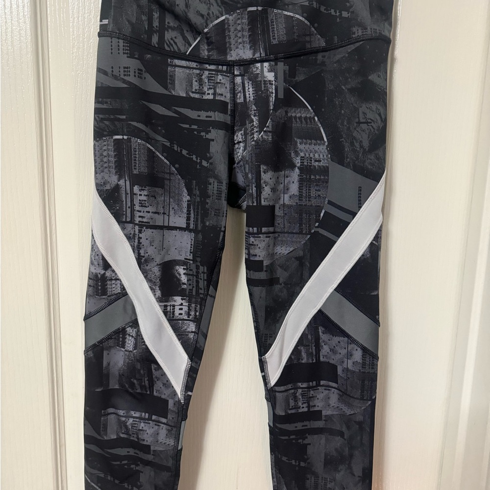 Reebok - Picture 2 of 2